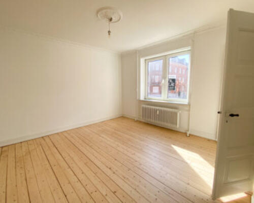 Nyrenoveret 3-værelses lejlighed i Aalborg centrum