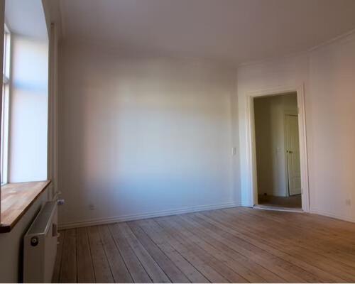 Delevenlig 2 vær. - tæt på Banegården i Randers