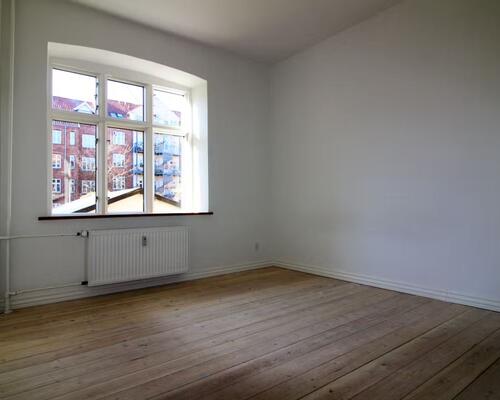 Delevenlig 2 vær. - tæt på Banegården i Randers