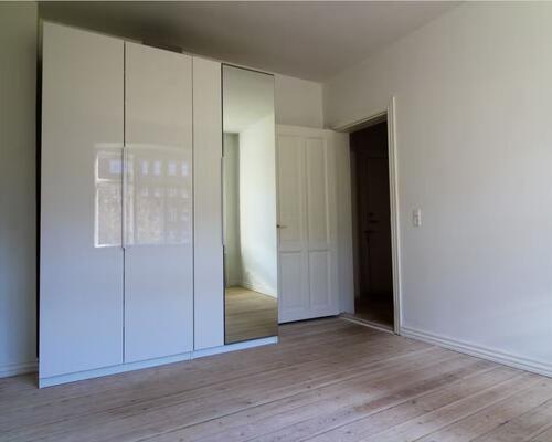 Delevenlig 2 vær. - tæt på Banegården i Randers