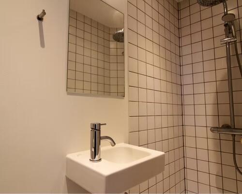 Delevenlig 2 vær. - tæt på Banegården i Randers