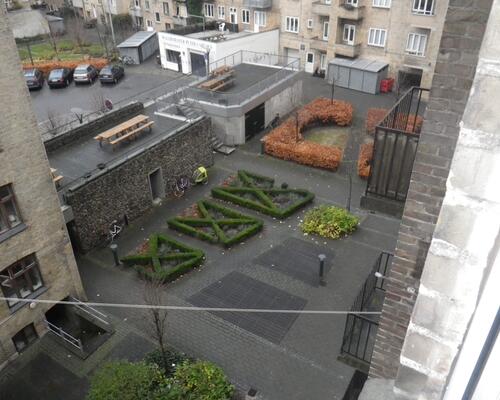 Charmerende taglejlighed med altan og fjordudsigt