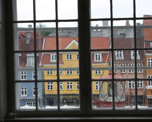 Stjernekigger badeværelse i skøn Nyhavn  lejlighed lige ved kanalen i Nyhavn