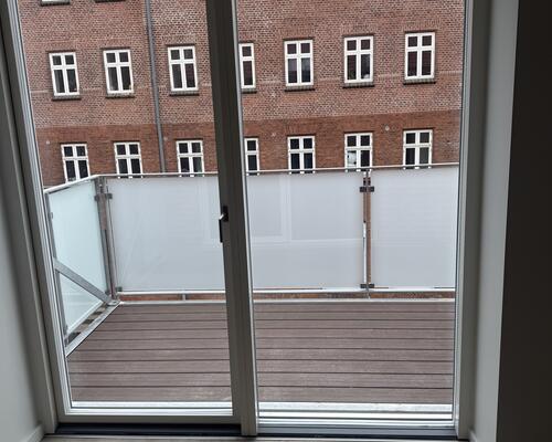 Helt ny indflytnings klar lejlighed, med altan