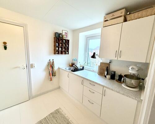 Charmerende 2-værelses lejlighed i hyggelige Vestbyen