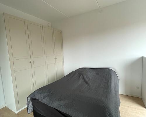 NYE BILLEDER - Fantastisk lejlighed med egen stor overdækket terrasse