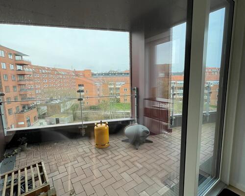 NYE BILLEDER - Fantastisk lejlighed med egen stor overdækket terrasse