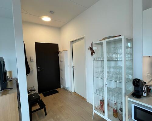 NYE BILLEDER - Fantastisk lejlighed med egen stor overdækket terrasse