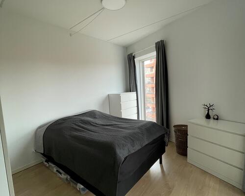 NYE BILLEDER - Fantastisk lejlighed med egen stor overdækket terrasse