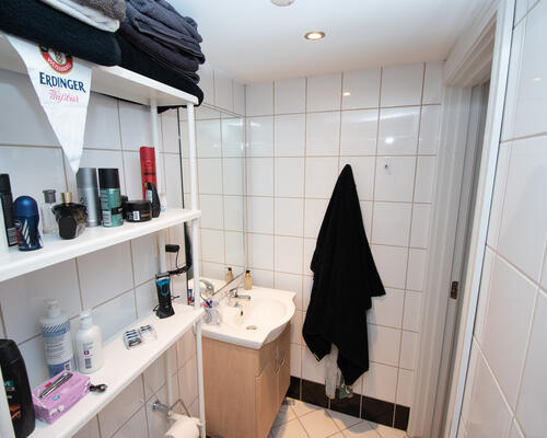 Lys og indbydende lejlighed i Aalborg med hyggelig gårdhave