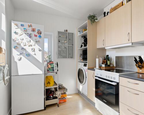 Lys og moderne 2-værelses lejlighed med god planløsning