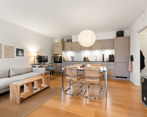 Attraktiv 2-værelses lejlighed med altan på populære Jægergårdsgade