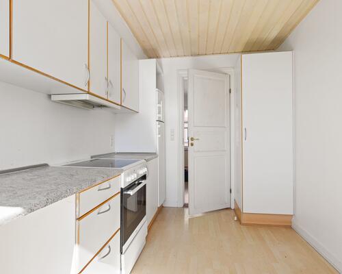 Lys og velindrettet lejlighed med god planløsning