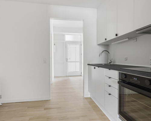 Stor 2-værelses perfekt placeret i Odense C! - KUN 1 MÅNEDS DEPOSITUM