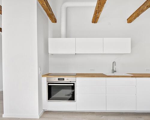 Charmerende 1-værelses taglejlighed (KUN EXPATS)