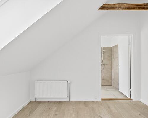 Charmerende 1-værelses taglejlighed (KUN EXPATS)