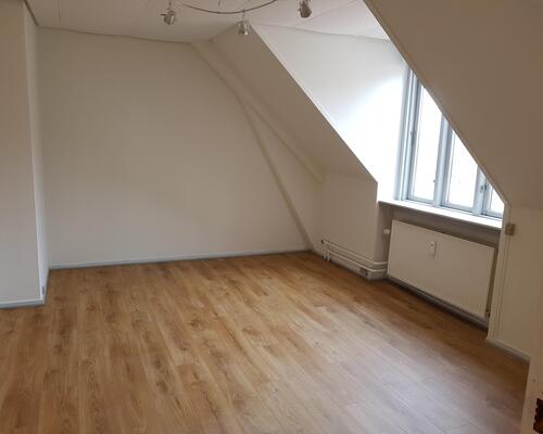 Værelse udlejes helt centralt ved gågaden i Aarhus C