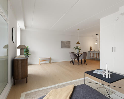 STOR 2-VÆRELSES MED ALTAN I AARHUS C