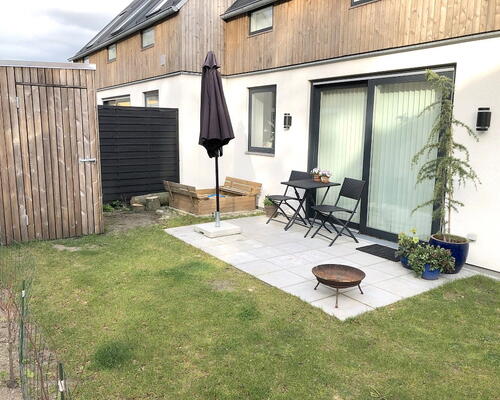 Pragtfuldt 4-værelses rækkehus med have, og husdyr tilladt