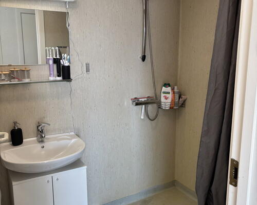 Charmerende 2-værelses lejlighed i enestående ejendom