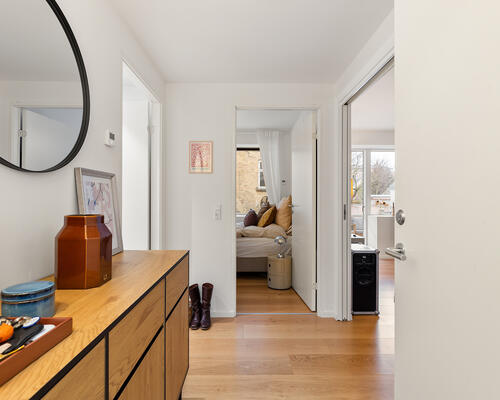 Attraktiv 2-værelses lejlighed med altan på populære Jægergårdsgade