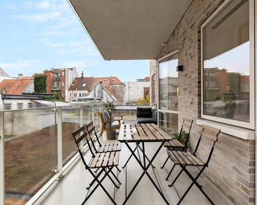 Attraktiv 2-værelses lejlighed med altan på populære Jægergårdsgade