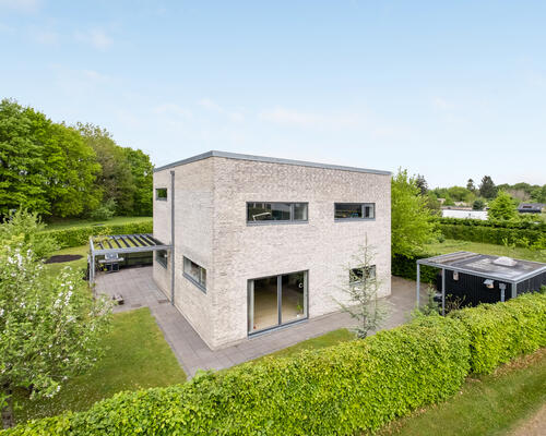 Moderne funkisvilla for familien, Ry