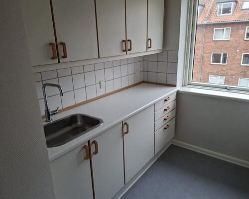Hyggelig 2 værelses lejlighed på Silkeborgvej udlejes.