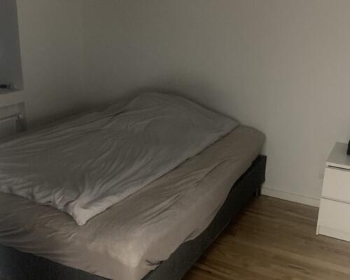 Lys og moderne 2-værelses lejlighed med egen terrasse udlejes i Aarhus C