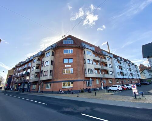 Charmerende 3-værelses lejlighed med altan i Odense C