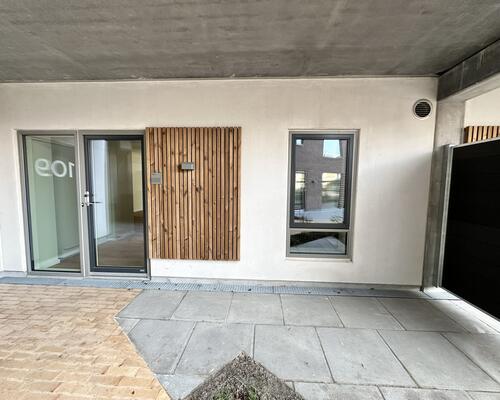 Moderne 3-værelses lejlighed med altan og udsigt