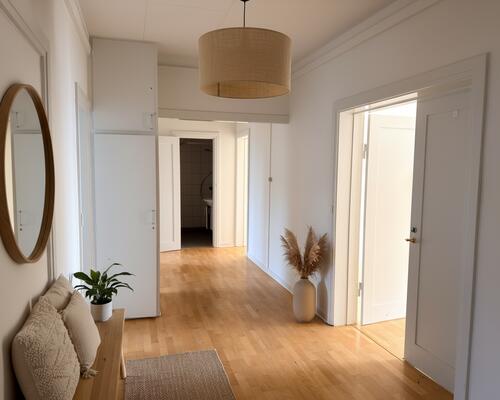 Indbydende lejlighed med altan i hjertet af Aalborg