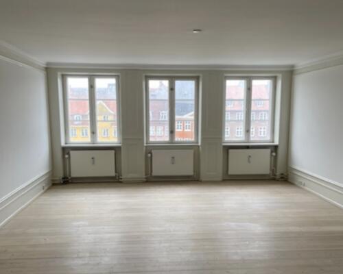 Stjernekigger badeværelse i skøn Nyhavn  lejlighed lige ved kanalen i Nyhavn