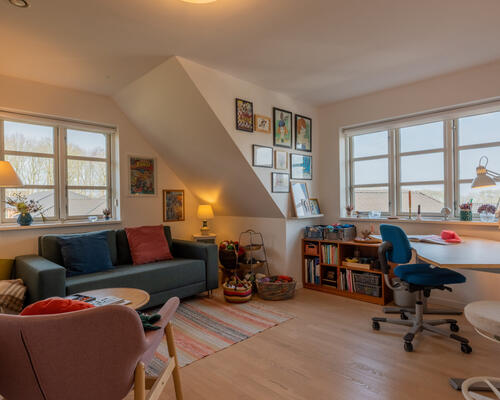 Fuldt møbleret stor villa | Bredsten