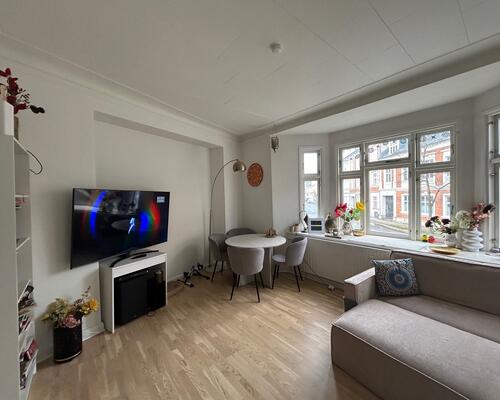 Skøn nyere renoveret 4. værelses lejlighed