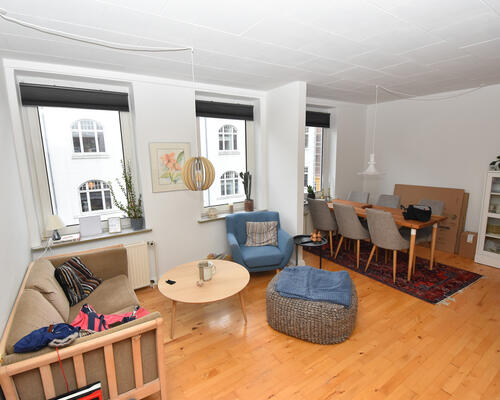 Lys 2-værelses lejlighed i Aalborg centrum