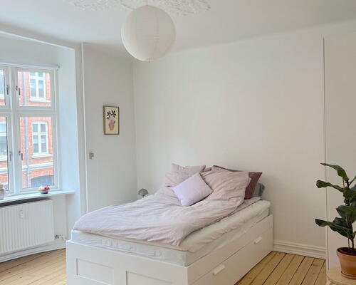 Stor og indbydende 3-værelses lejlighed med altan