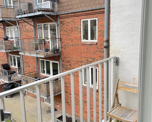 Stor og indbydende 3-værelses lejlighed med altan