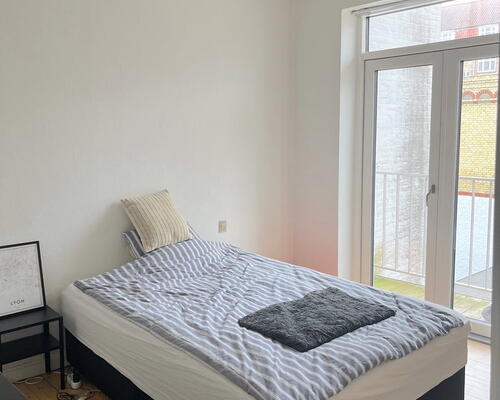 Stor og indbydende 3-værelses lejlighed med altan