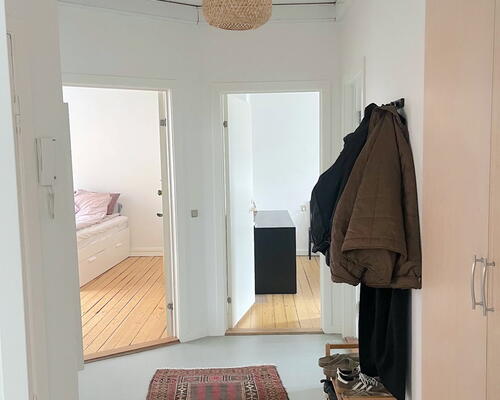 Stor og indbydende 3-værelses lejlighed med altan