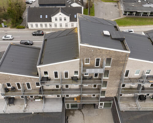 Lejlighed med altan og gode p-muligheder
