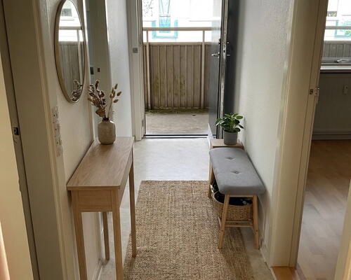 Lys 2-værelses på 46 m2 med grønt kig, parkering og ladestander