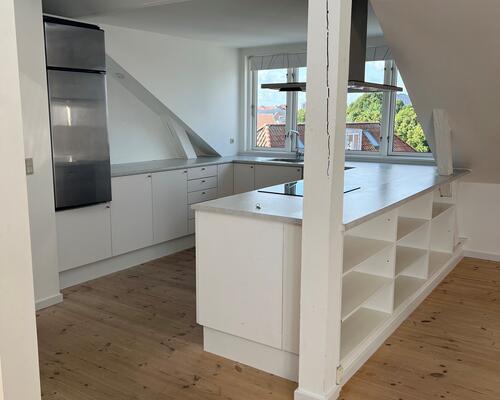 3 vær. lejlighed med altan Odense C