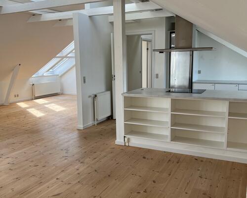 3 vær. lejlighed med altan Odense C