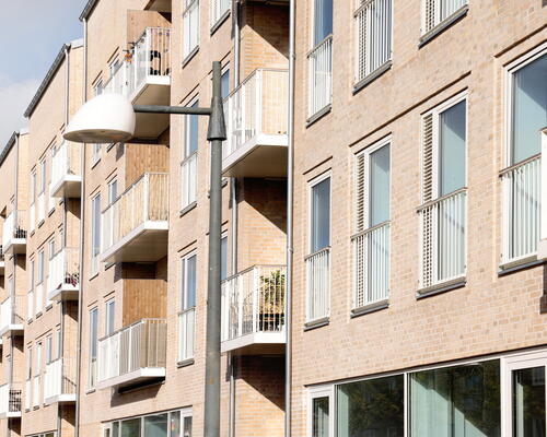 Fløjhusene - Bygning E - Stor og lys 5-værelses lejlighed i høj kvalitet med altan og plads til hele familien