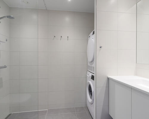 Stor 3-værelses med solrig altan