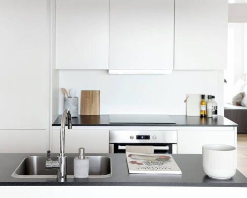 Skøn 3-værelses bolig med moderne materialevalg, optimal indretning og egen terrasse mod gården - Ingen bindingsperiode!