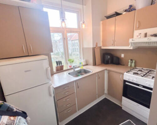 Hyggelig 2-værelses lejlighed med altan tæt på Aalborg Centrum