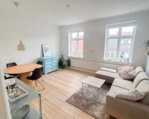 Hyggelig 2-værelses lejlighed med altan tæt på Aalborg Centrum