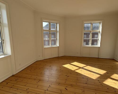 Charmerende 5-værelses bolig på Frederiksberg!